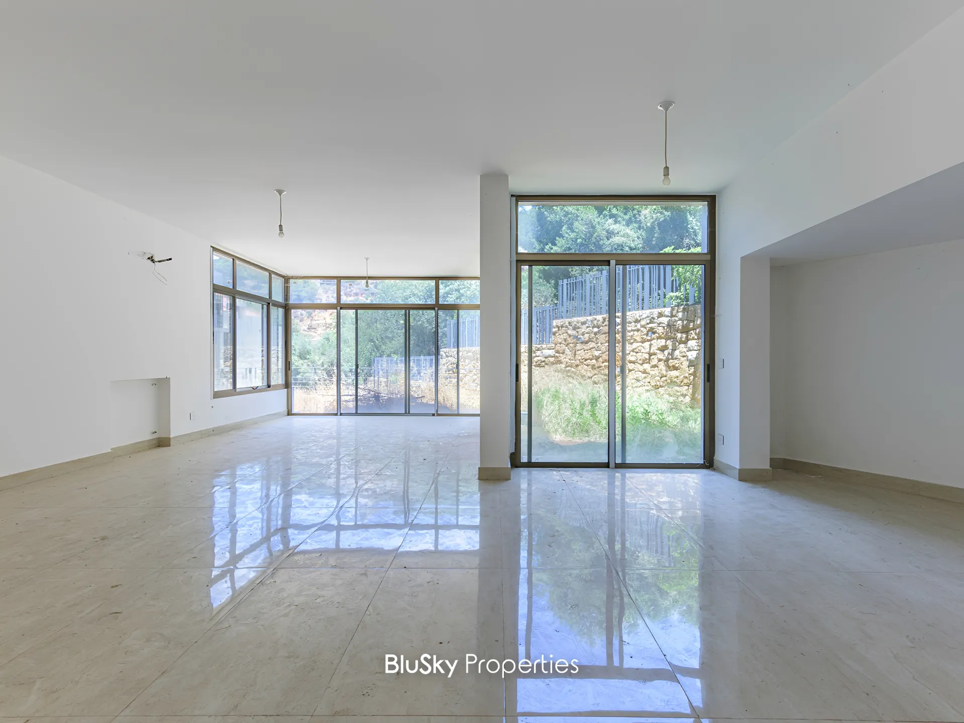 Apartment for Sale in Mansourieh - 3 bed, 3 bath