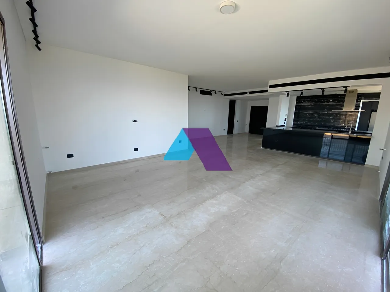 Apartment for Sale in Adma w Dafnah - 3 bed, 3 bath