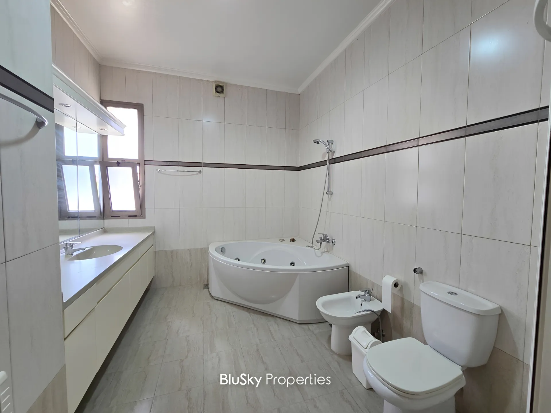 Apartment for sale in Monteverde main street، lebanon