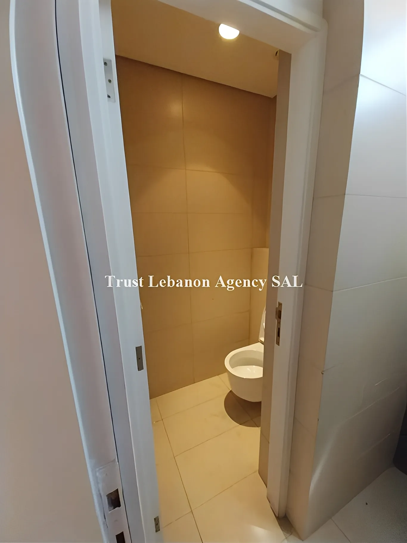 Office for rent in Baabda, Furn Al Chebak
