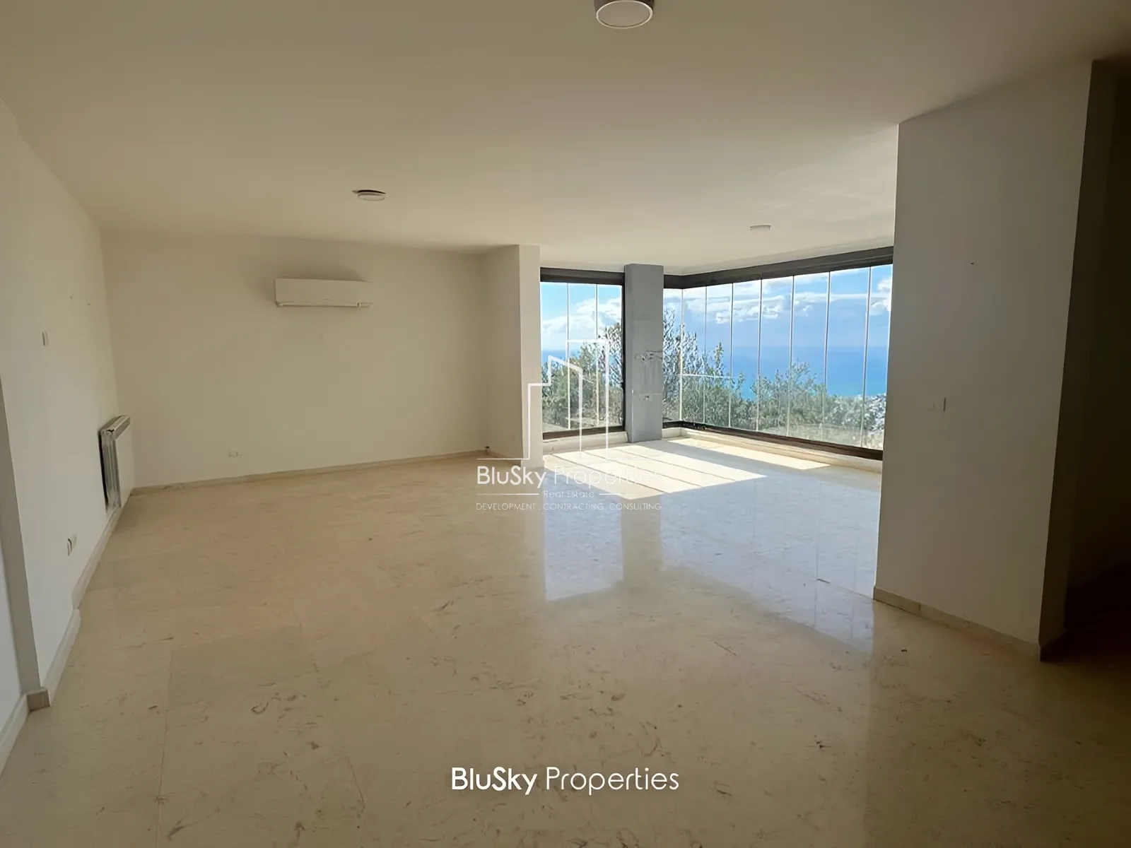 Apartment for Sale in Kfarhbeb - 3 bed, 4 bath
