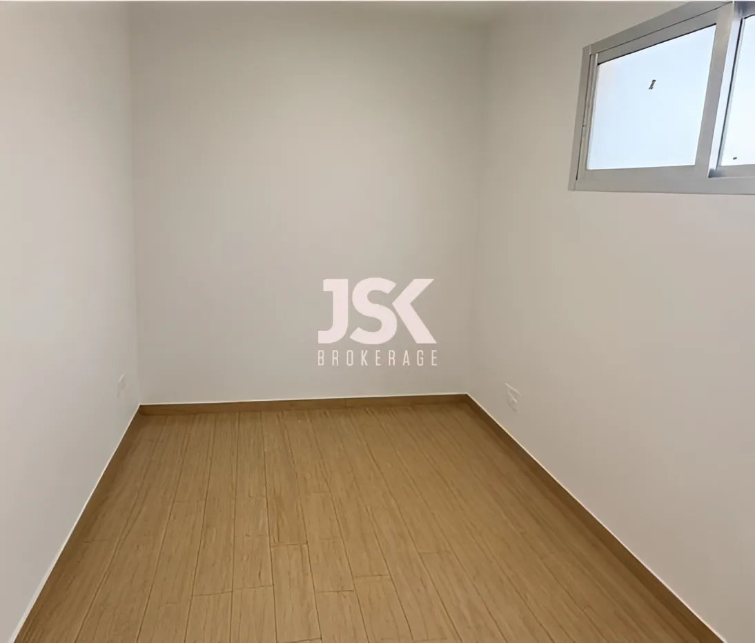 Office for Sale in Daoura