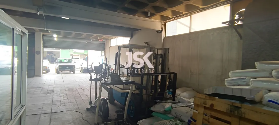 Industrial Unit for Sale in Mazraat Yachoua