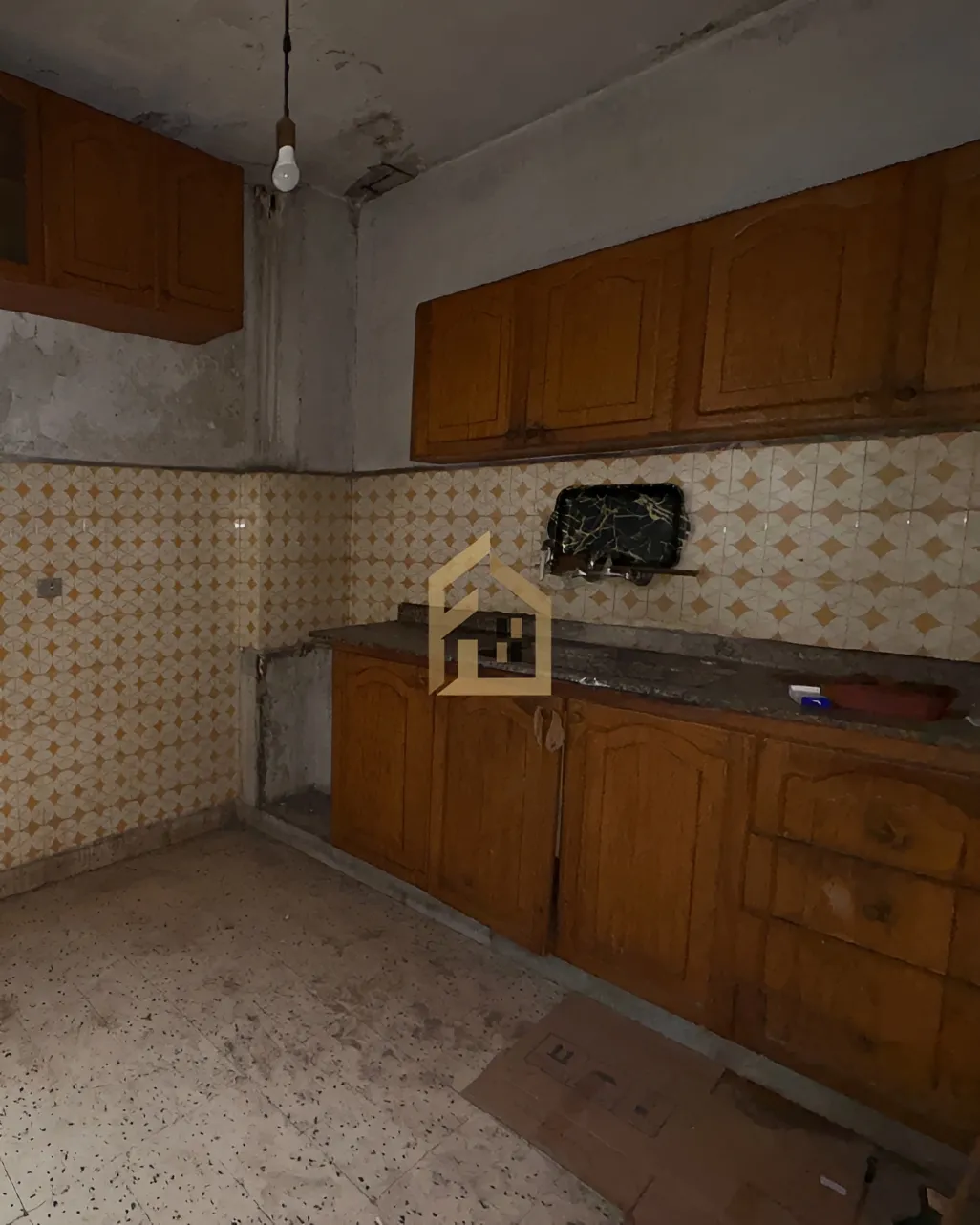 Apartment for sale in Tarik El Jdideh, Bayrut, Lebanon - 3 bed, 2 bath