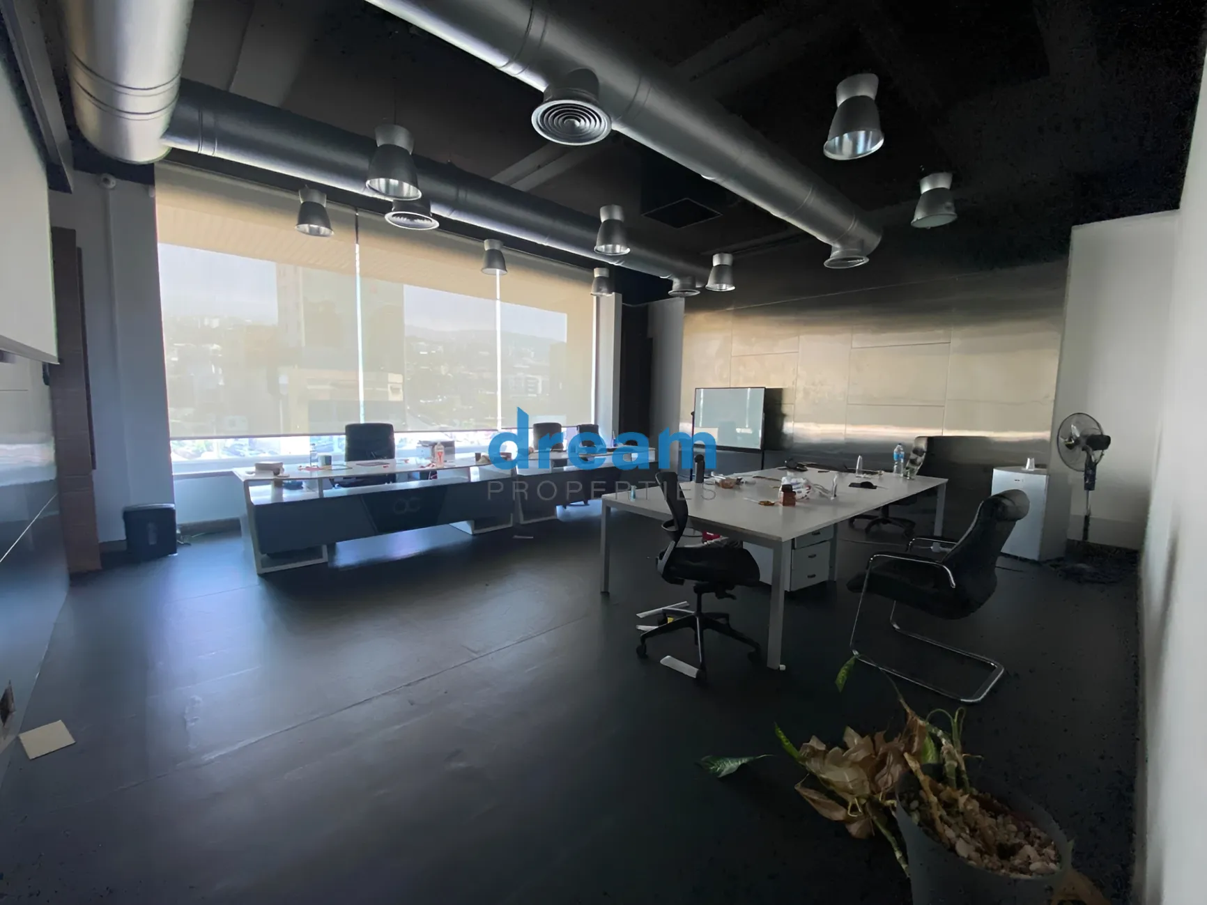 Office for sale in Horch Tabet
