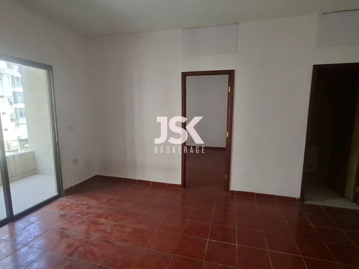 Office for sale in Jdeideh