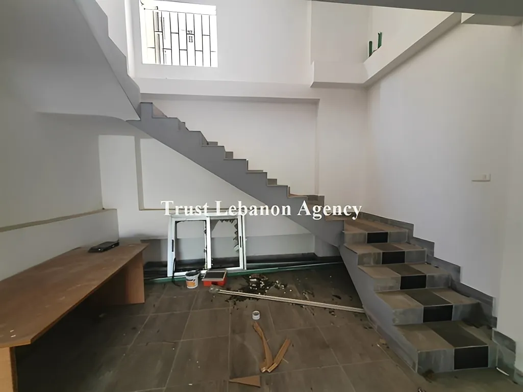 Shop for rent in Metn, Dekweneh