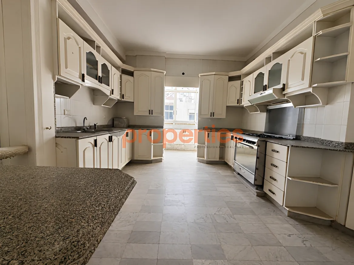Apartment for sale in Ramleh Al Bayda, Beirut, Lebanon - 3 bed, 4 bath