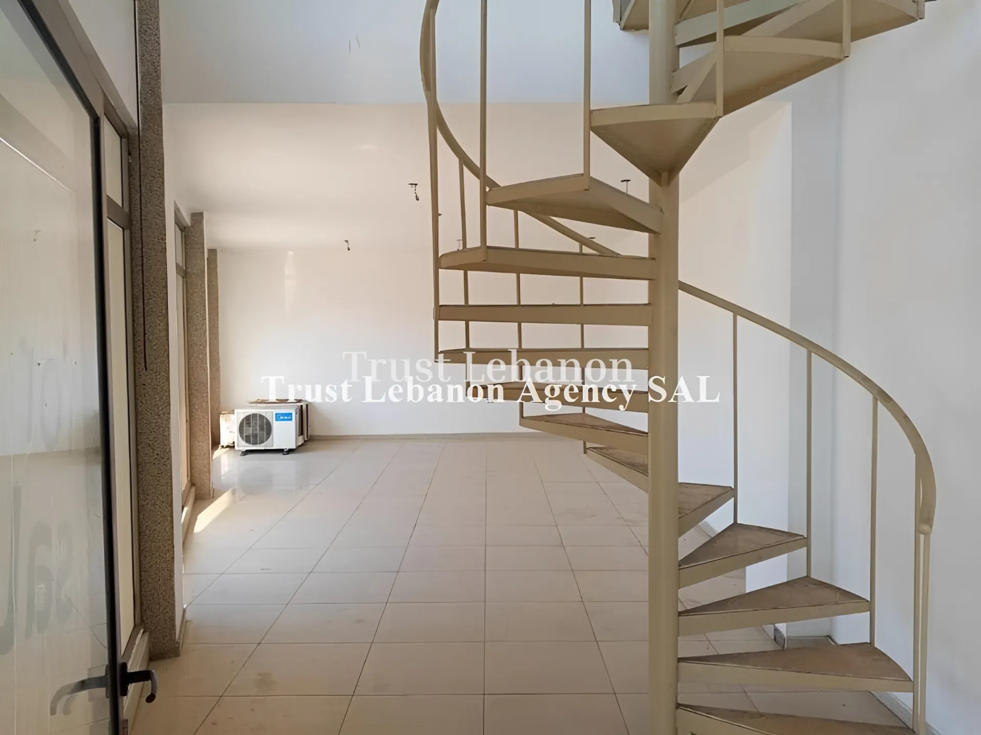 Showroom for rent in Hazmieh, Lebanon