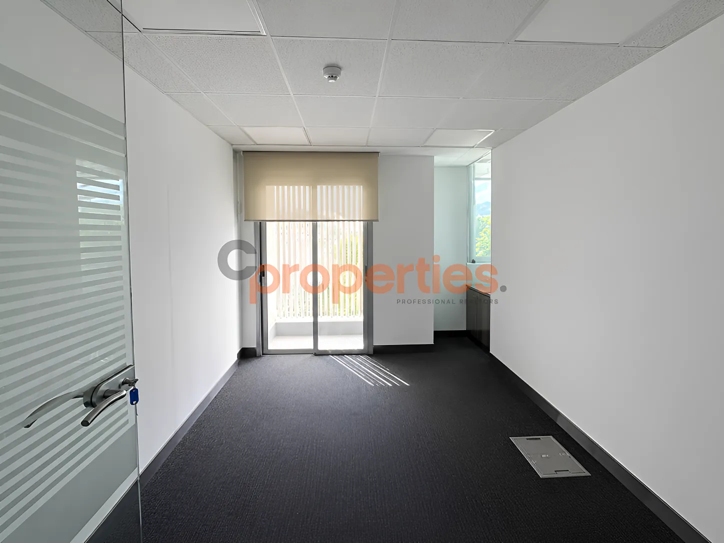 Commercial for rent in Dekwaneh, Lebanon