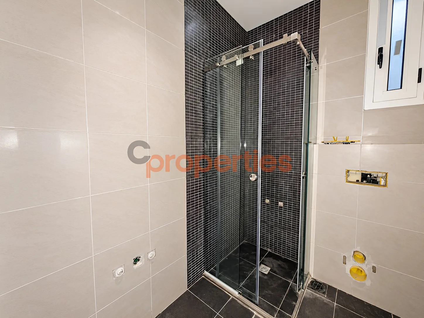 Apartment for Sale in Ain Aar