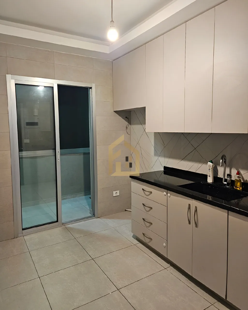 Apartment for rent in Achrafieh, Beirut, Lebanon - 2 bed, 2 bath
