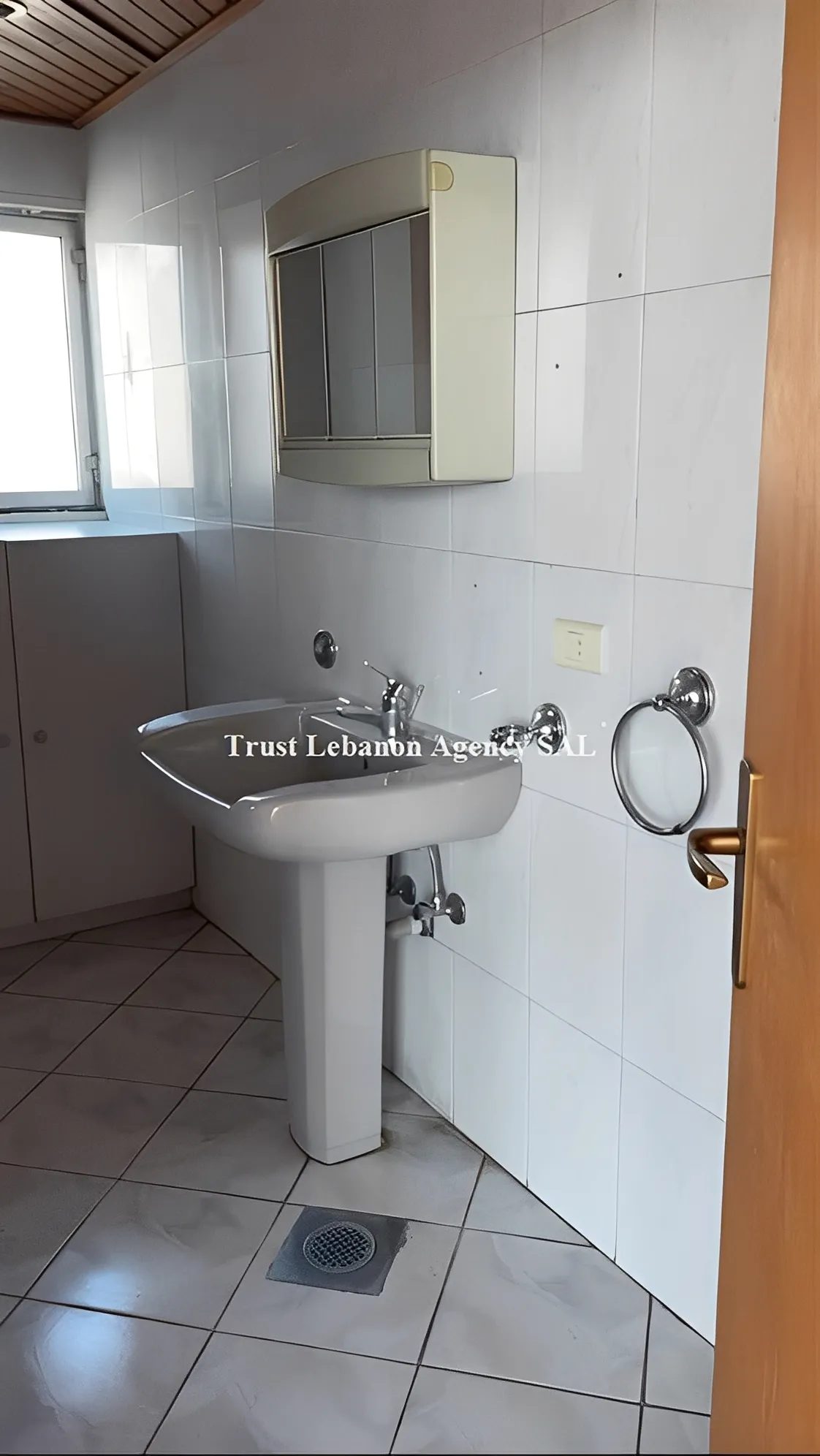 Office for sale in Metn, Sin El Fil