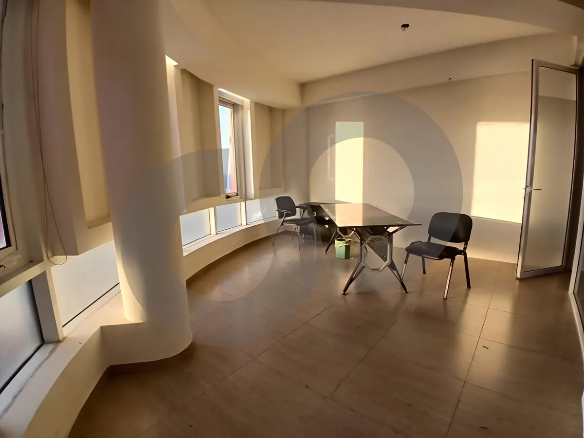 Office for rent in Jbeil – Halat