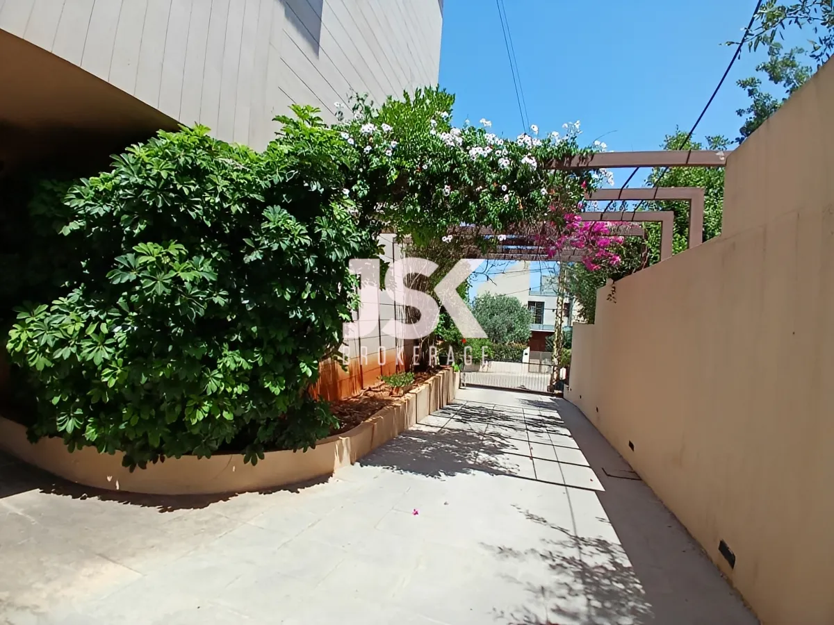 Villa for Sale in Ain Aar, Lebanon - 5 bed, 7 bath