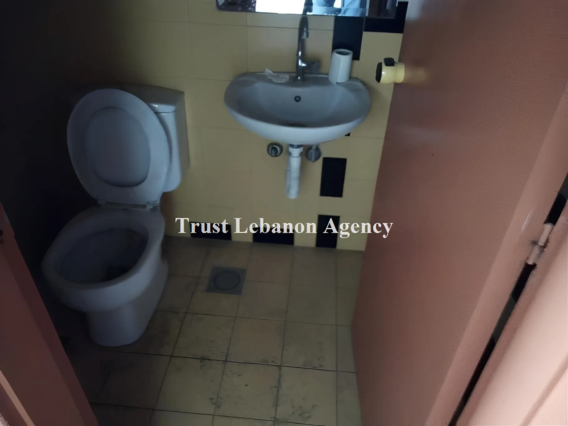 Office for rent in Baabda, Furn Al Chebak