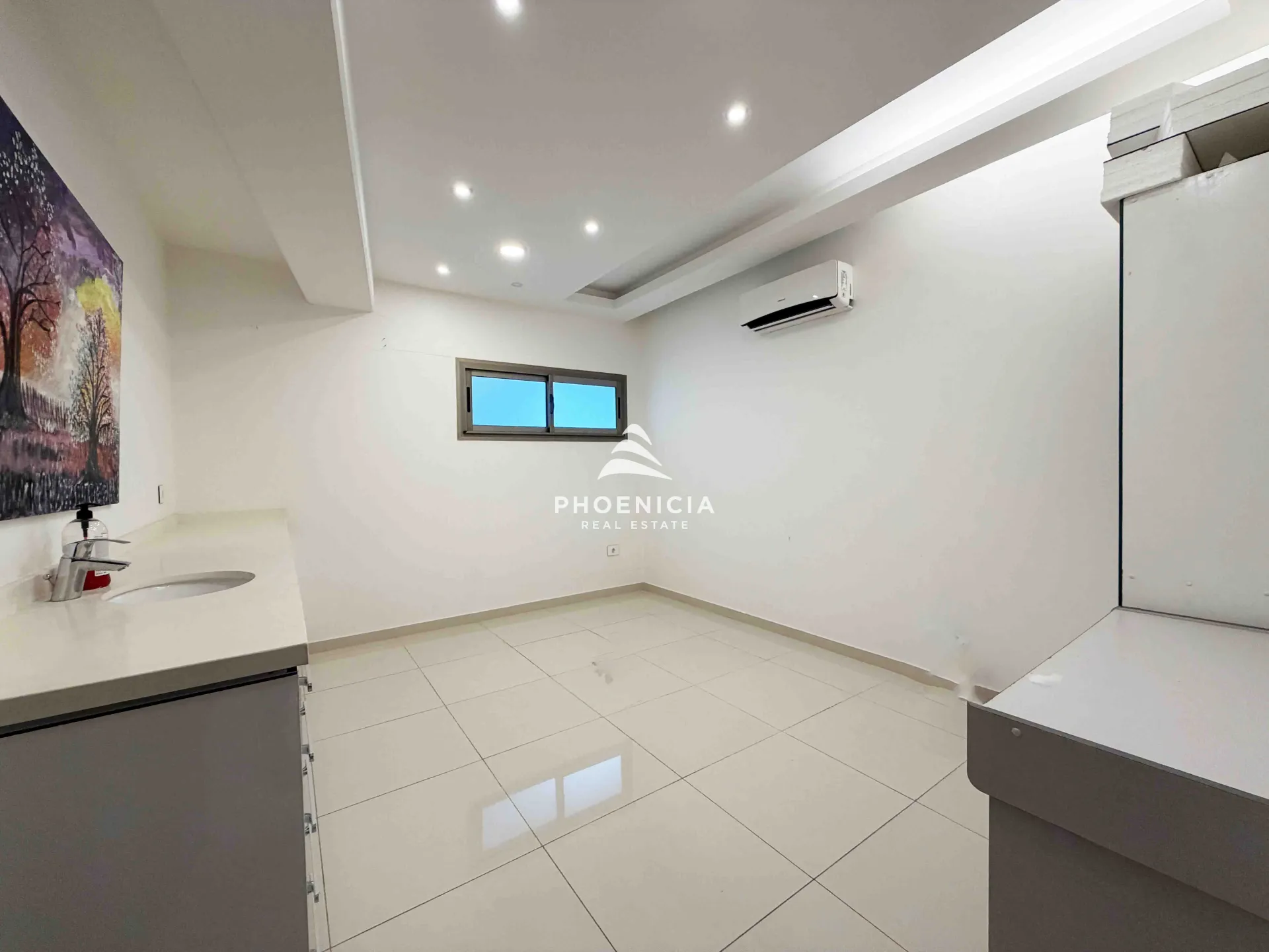 Clinic for rent in Byblos