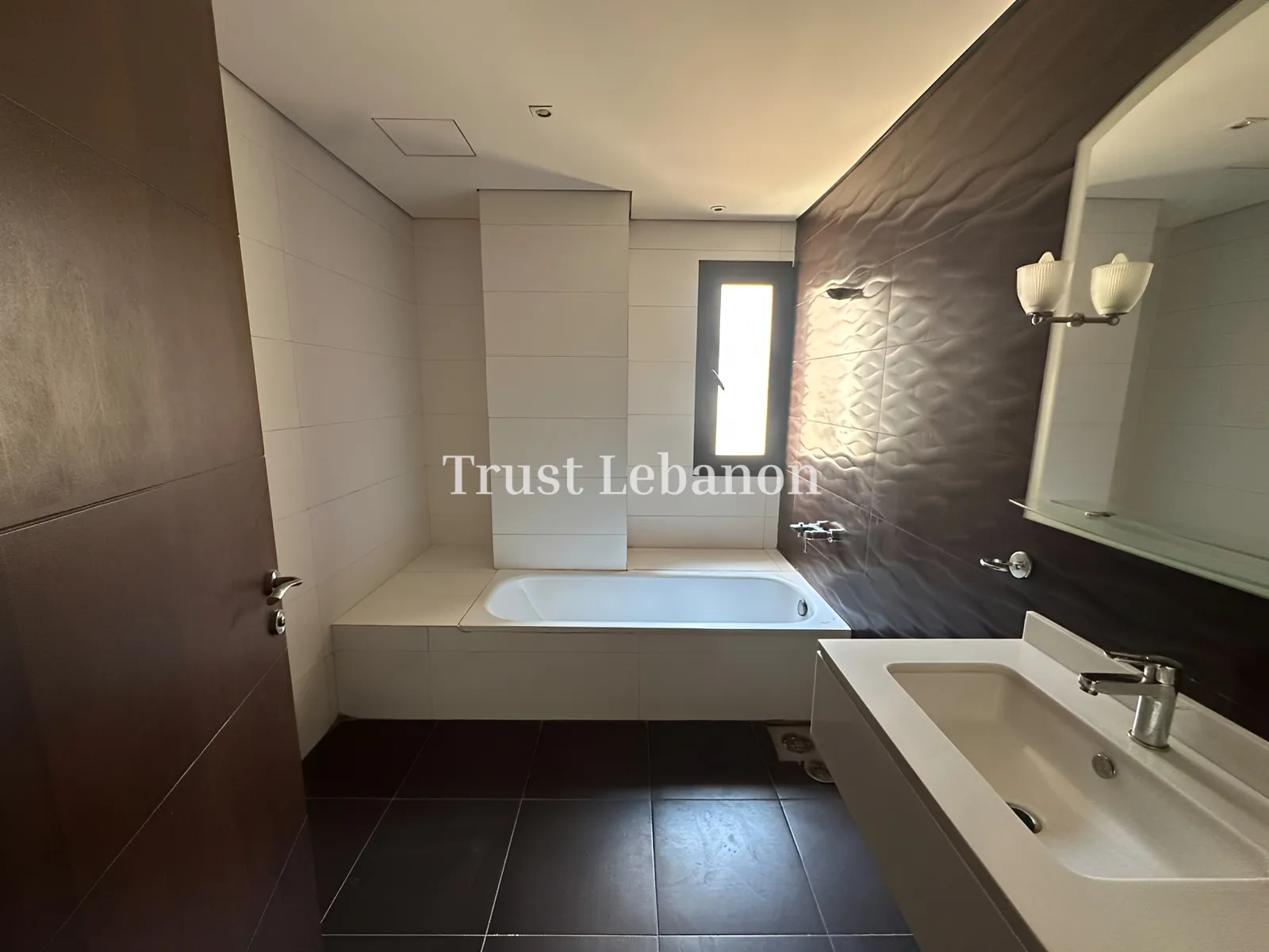 Penthouse for sale in Monteverde Main Street، Moutazah, Lebanon