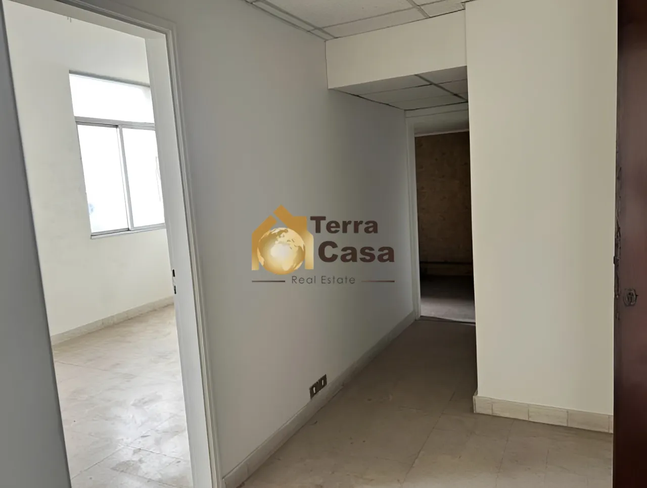 Commercial for sale in Baabda