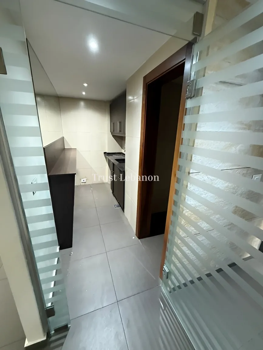 Office for rent in Jdeideh, Lebanon