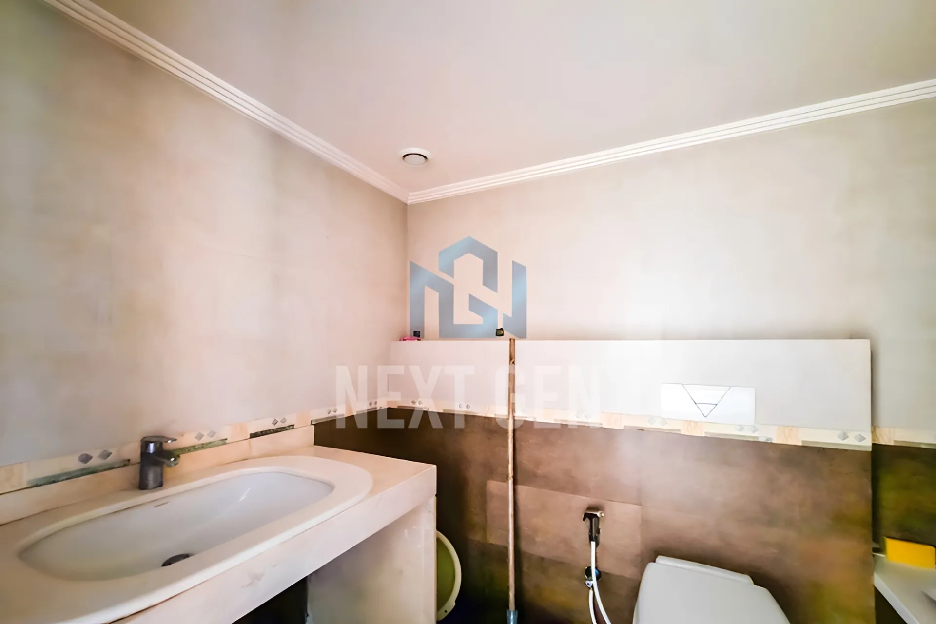 Apartment for sale in Tallet Khayat, Beirut, Lebanon