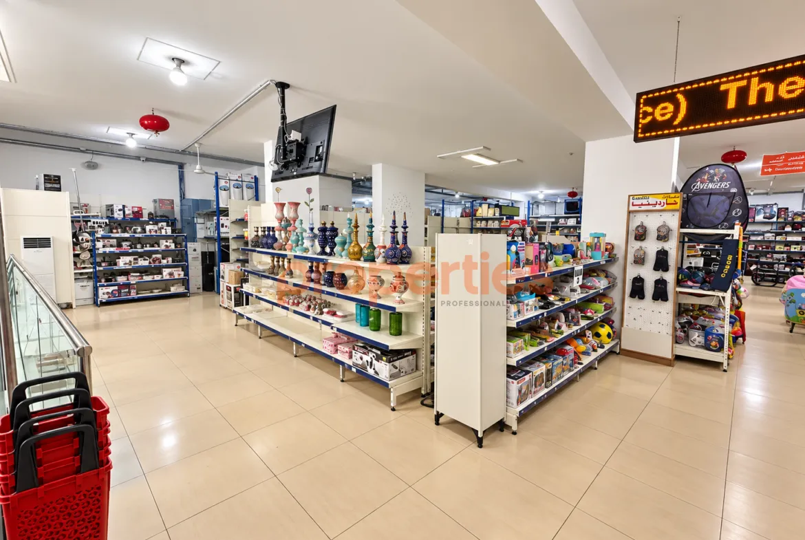 Showroom for Rent in Jnah