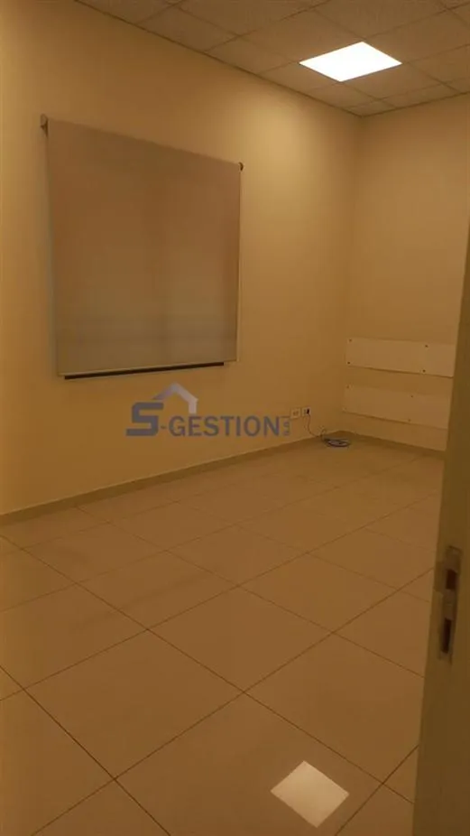 Office for rent in Zalqa