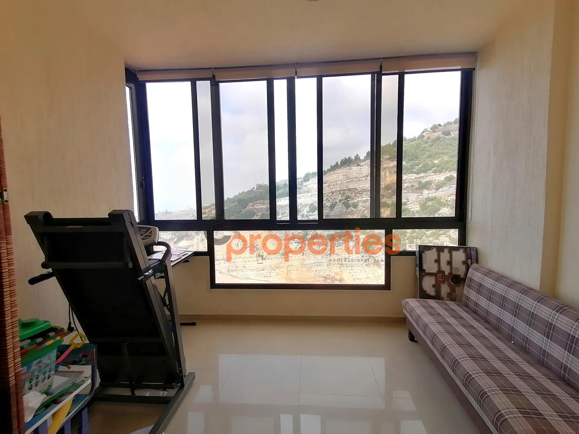 Apartment for Sale in Okaibeh
