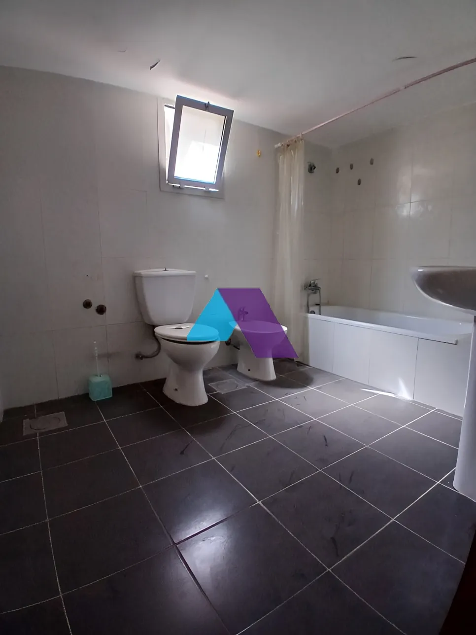 Apartment for Sale in Ain El Remmaneh