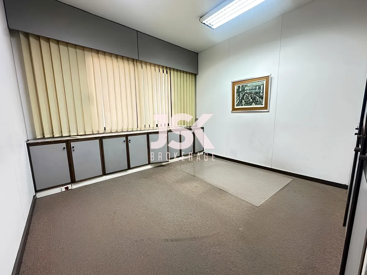 Office for rent in Daoura