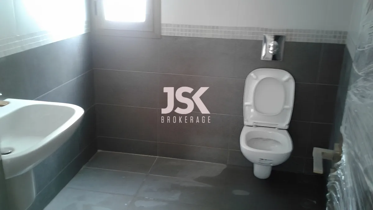 Apartment for Sale in Aaoukar, Lebanon - 3 bed