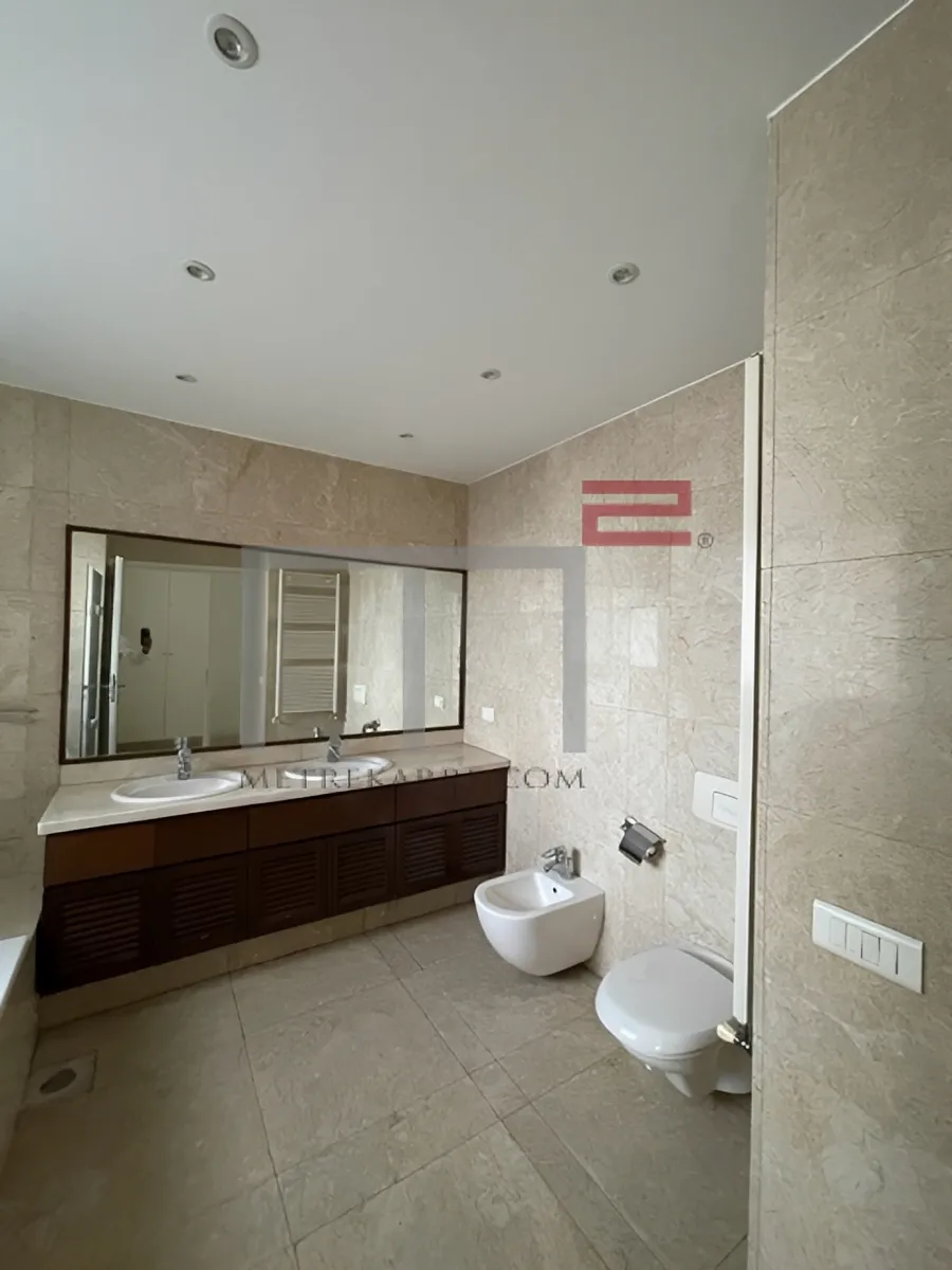 Apartment for rent in Furn El Hayek
