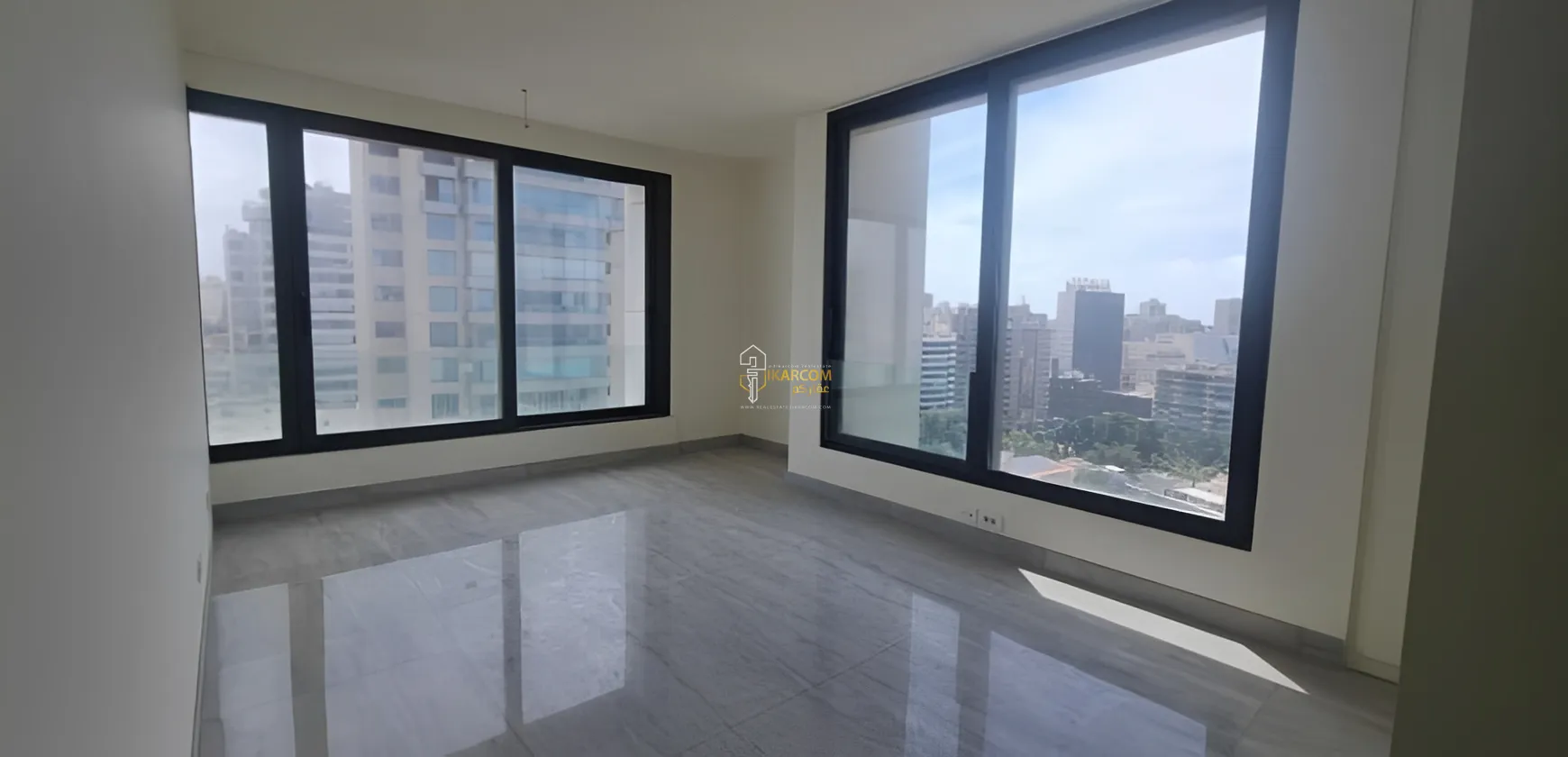 Apartment for Sale in Beirut, Ain El Mraisseh, Lebanon - 3 bed, 4 bath