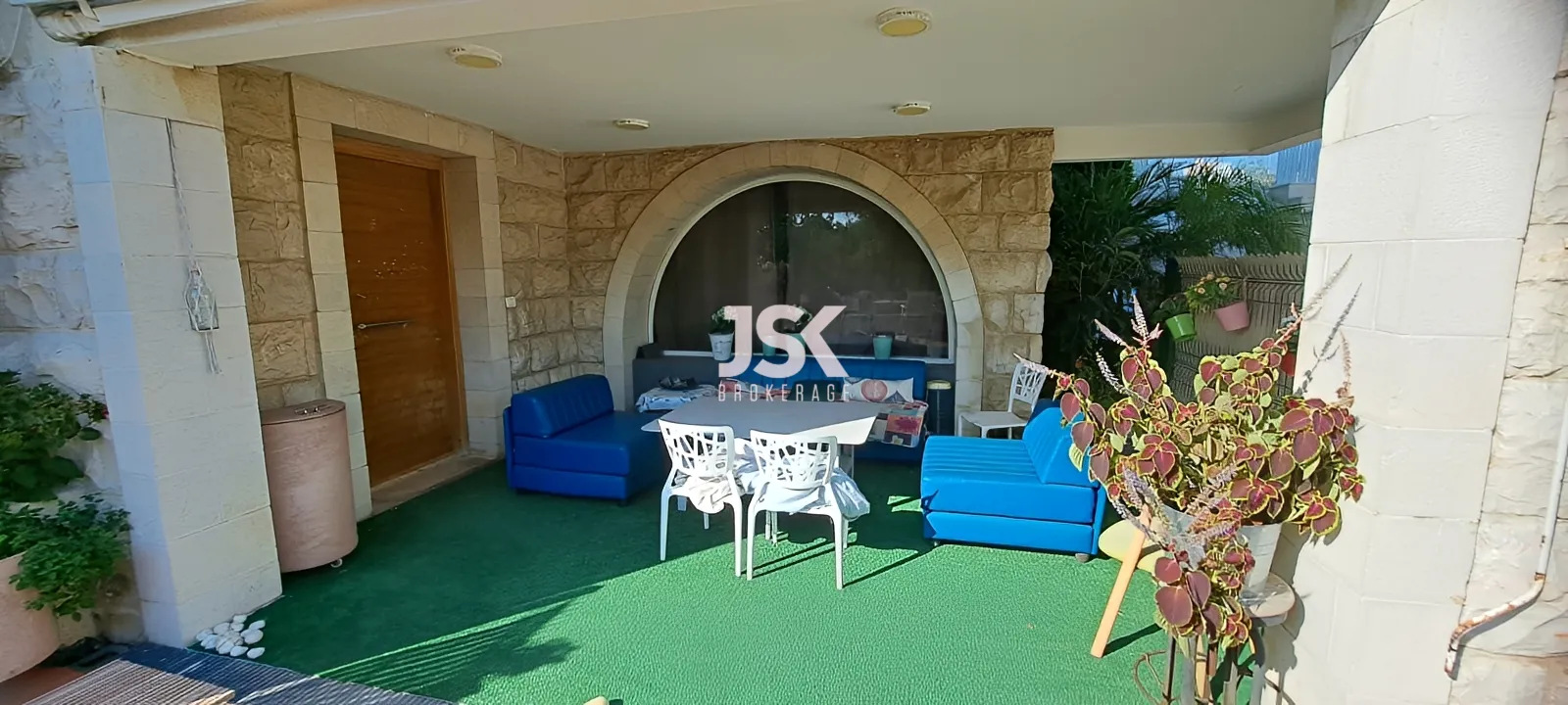 Villa for Sale in Aamchit