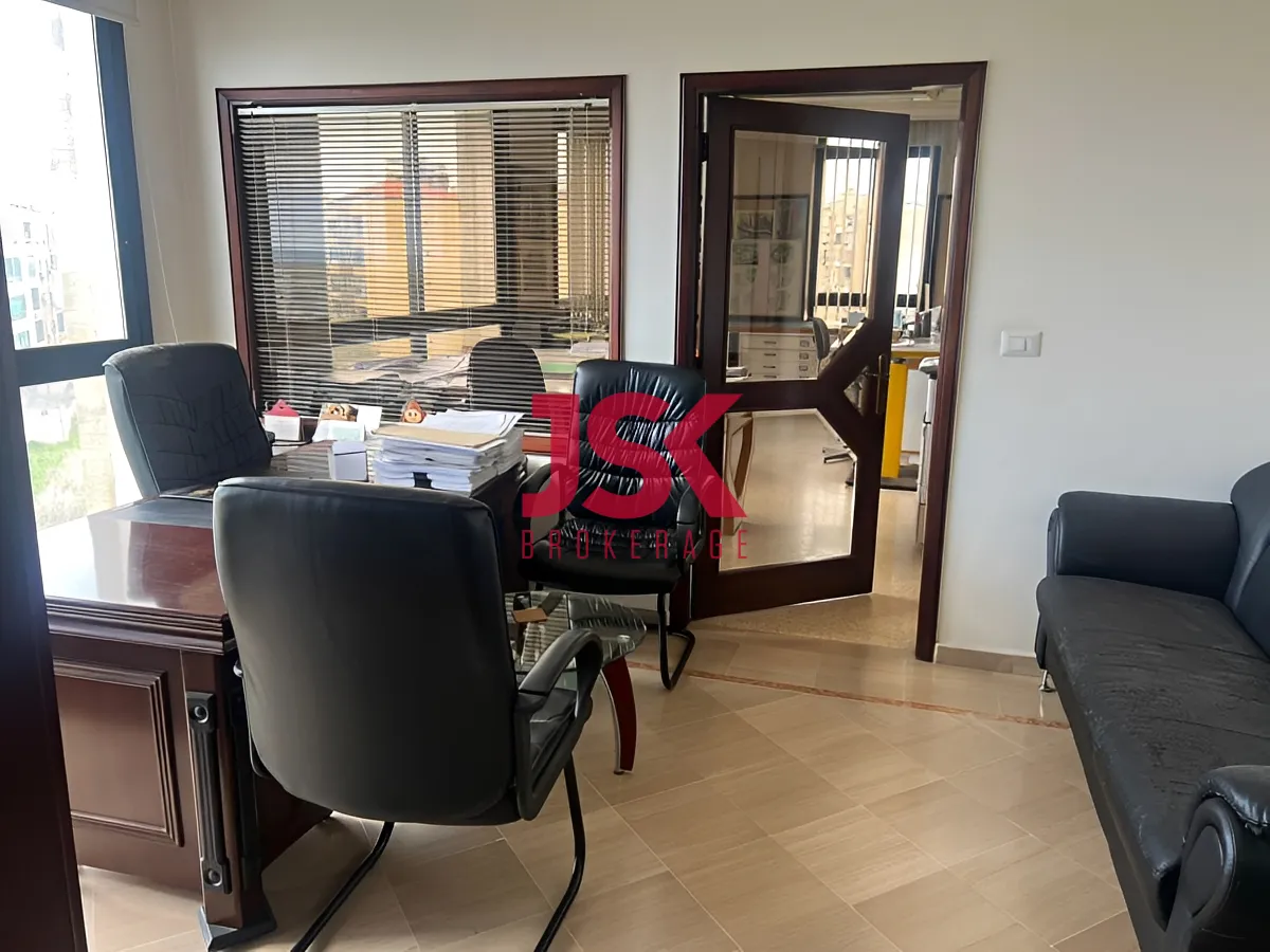 Office for rent in Chouaifet El Aamroussieh