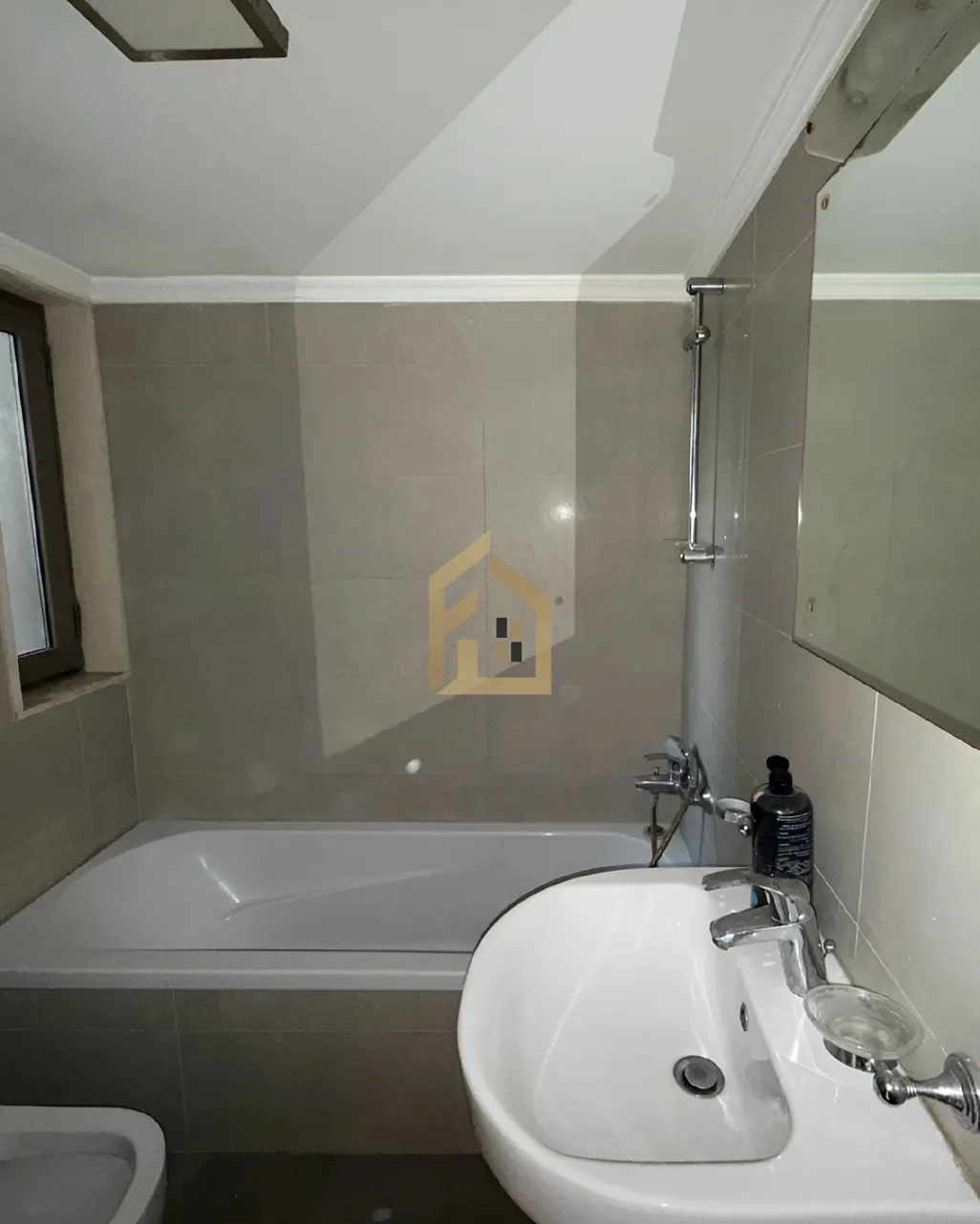 Apartment for rent in Caracas, Beirut, Lebanon