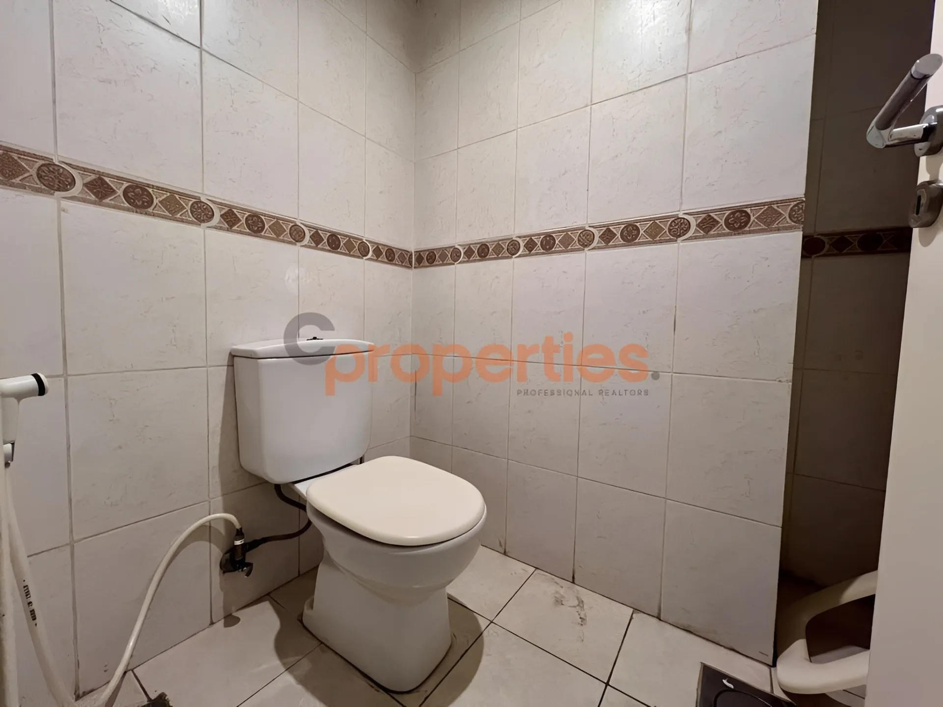 Office for rent in Dekwaneh