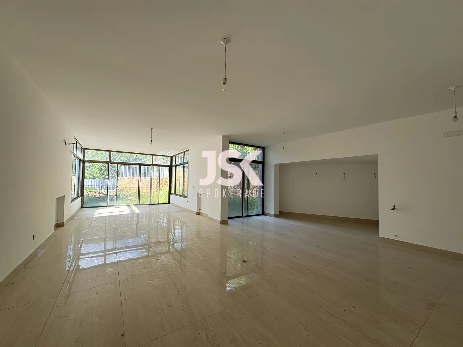 Apartment for Sale in Mansourieh - 3 bed, 4 bath