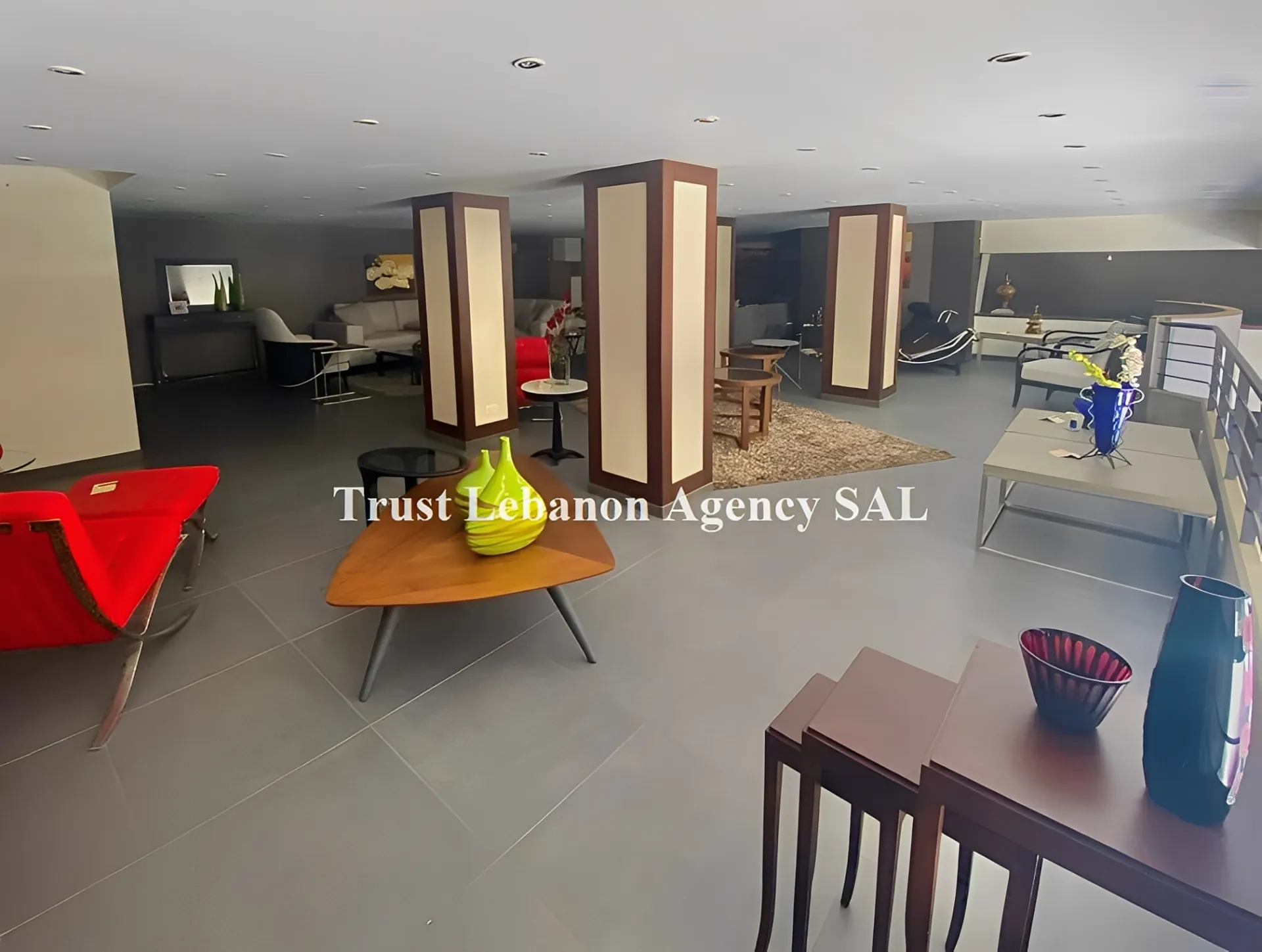 Showroom for rent in Metn, Dbayeh