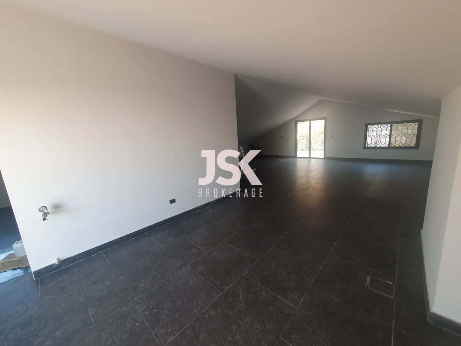 Building for Sale in Ghosta