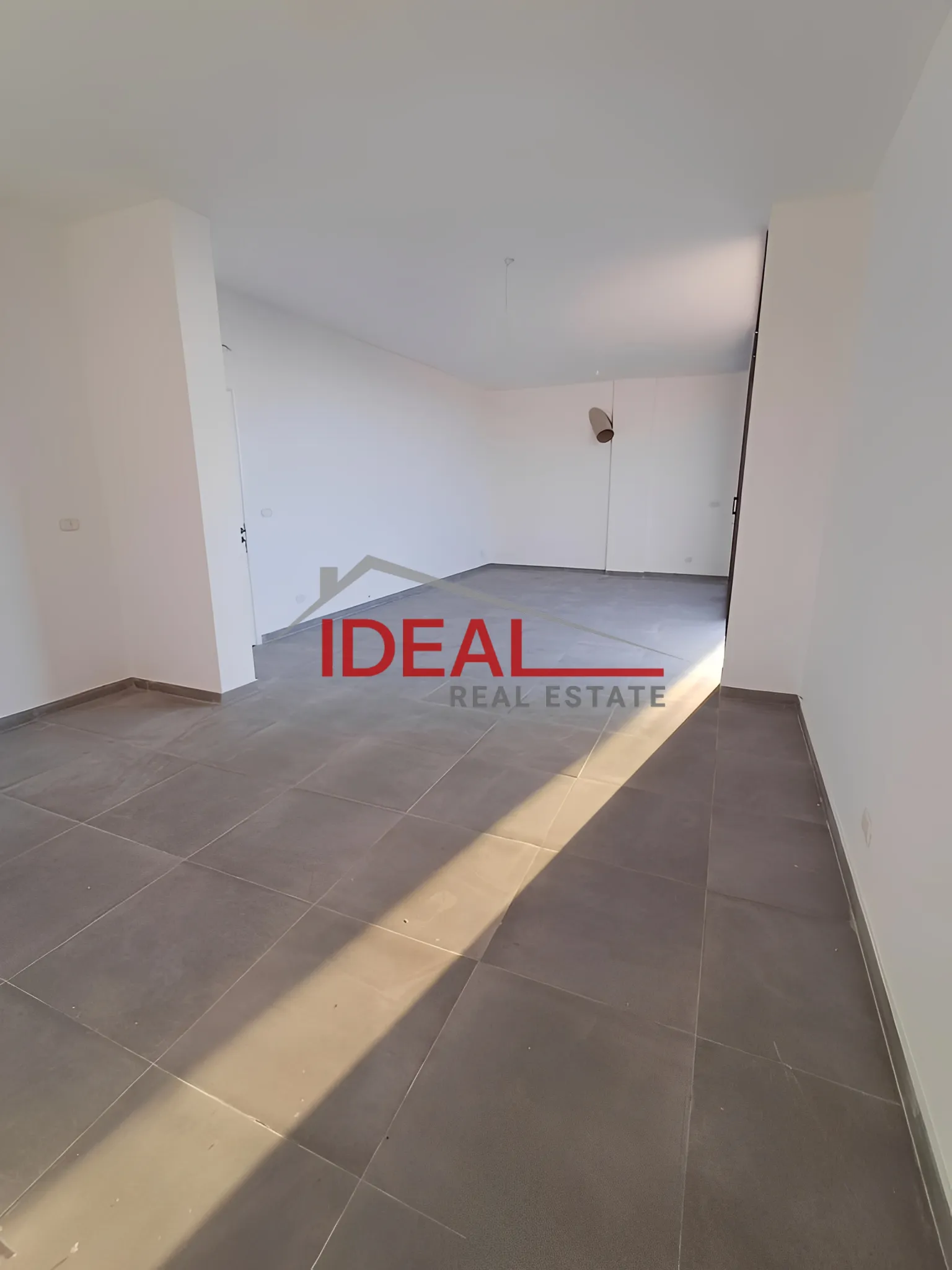 Villa for Sale in Alali, Lebanon - 3 bed, 2 bath
