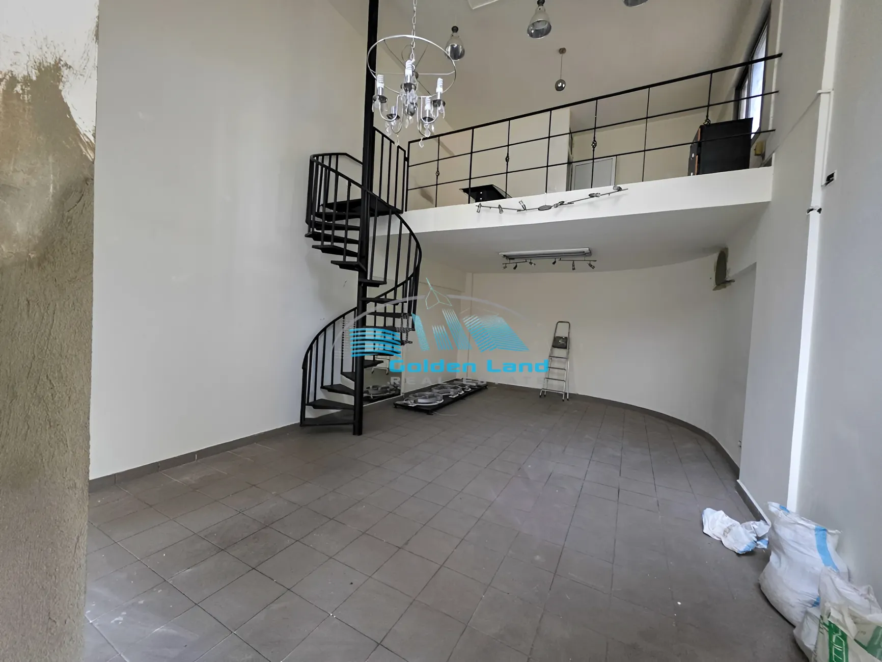 Shop for rent in Mazraat Yachoua, Lebanon