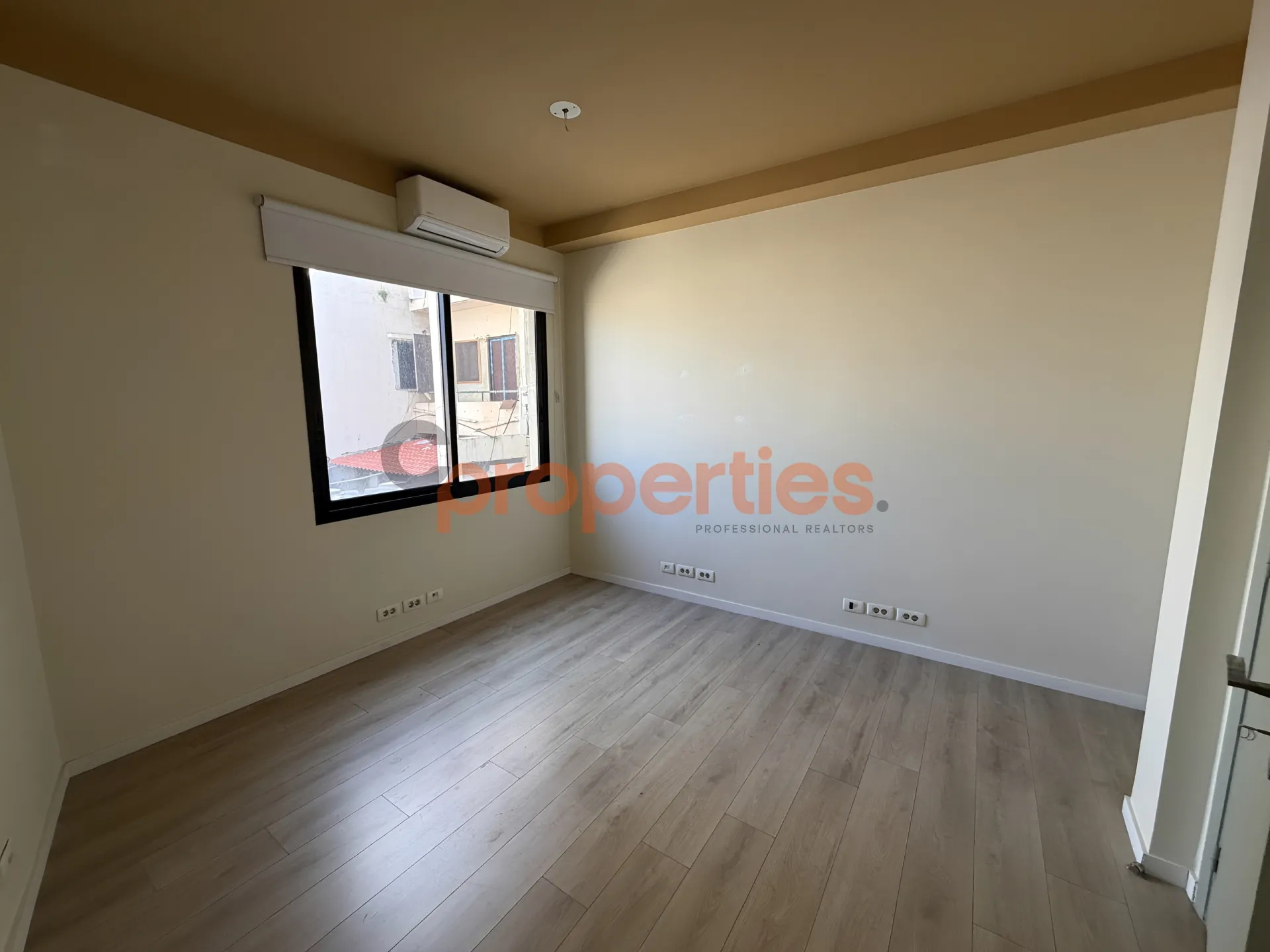 Office for Rent in Saifi Village