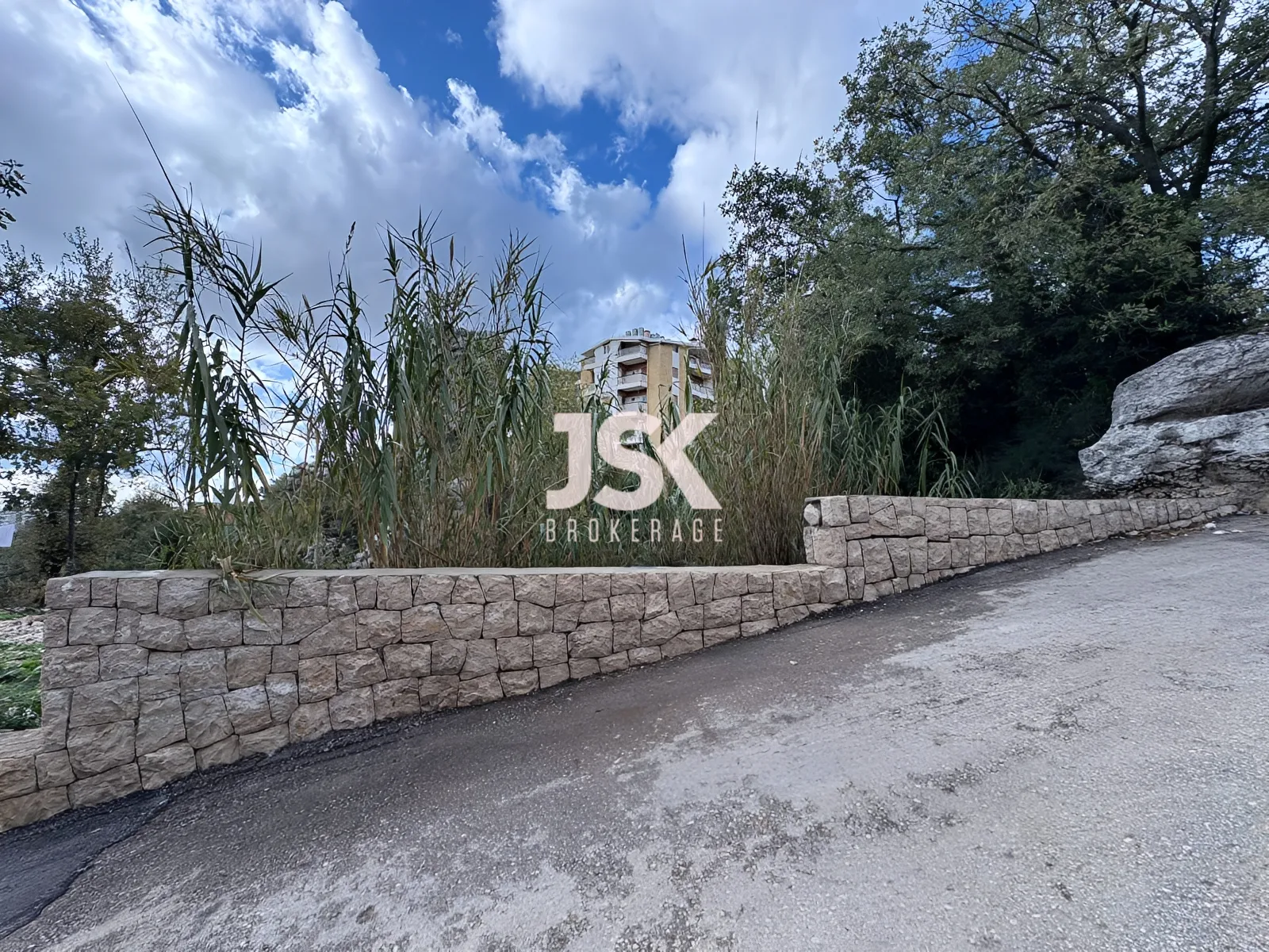 Land for Sale in Rayfoun