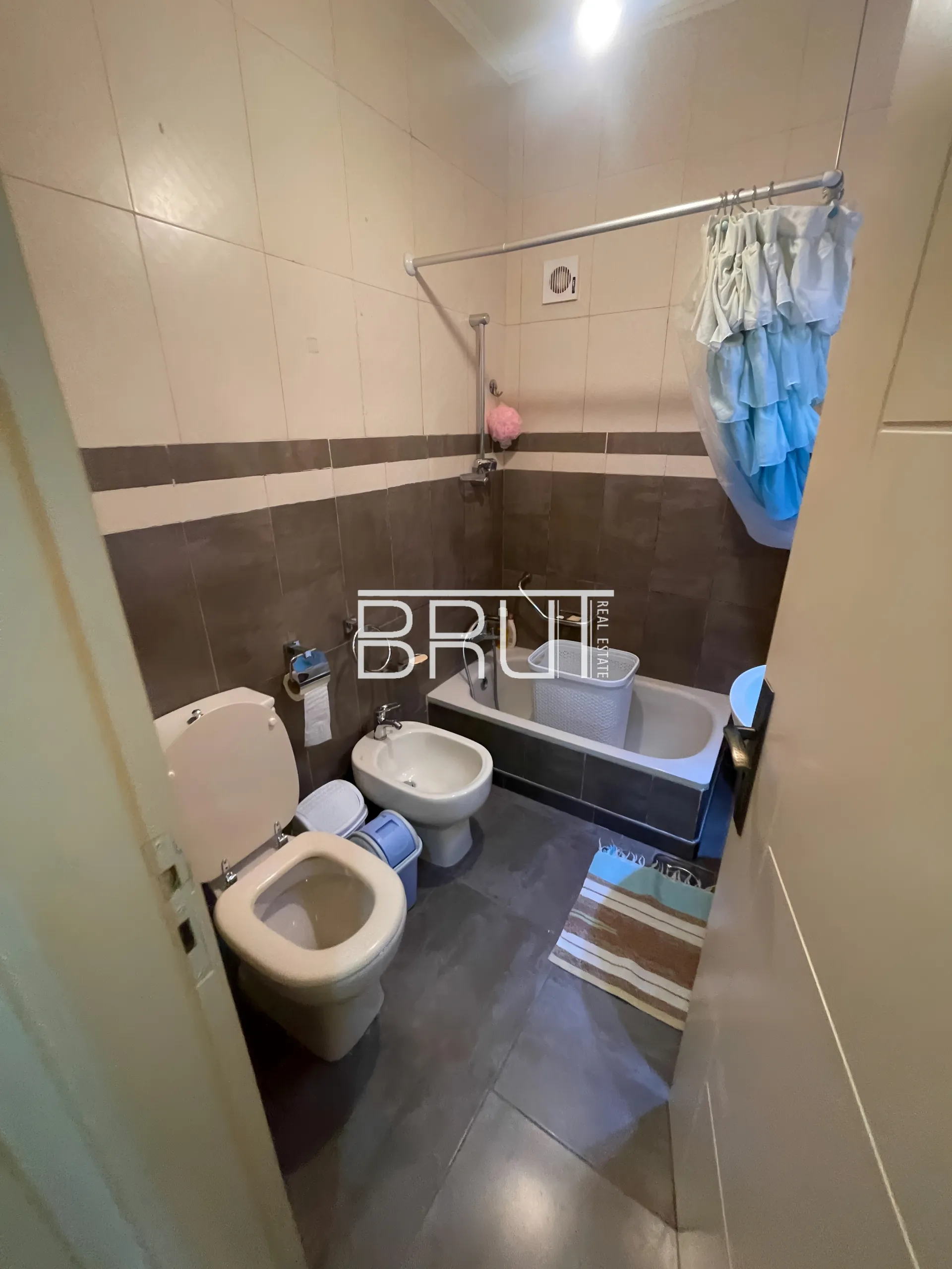 Apartment for Sale in Ballouneh