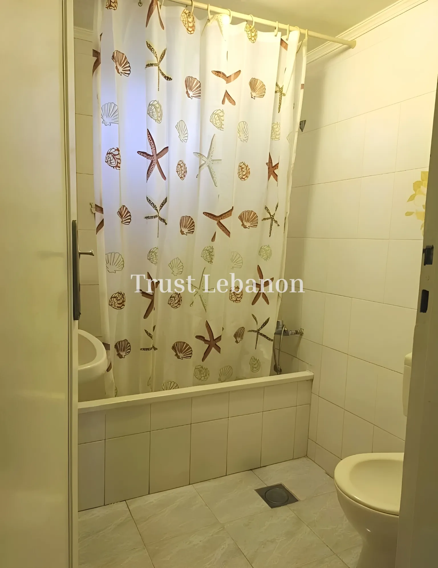 Apartment for rent in Haret Sakher, Lebanon - 2 bed, 1 bath