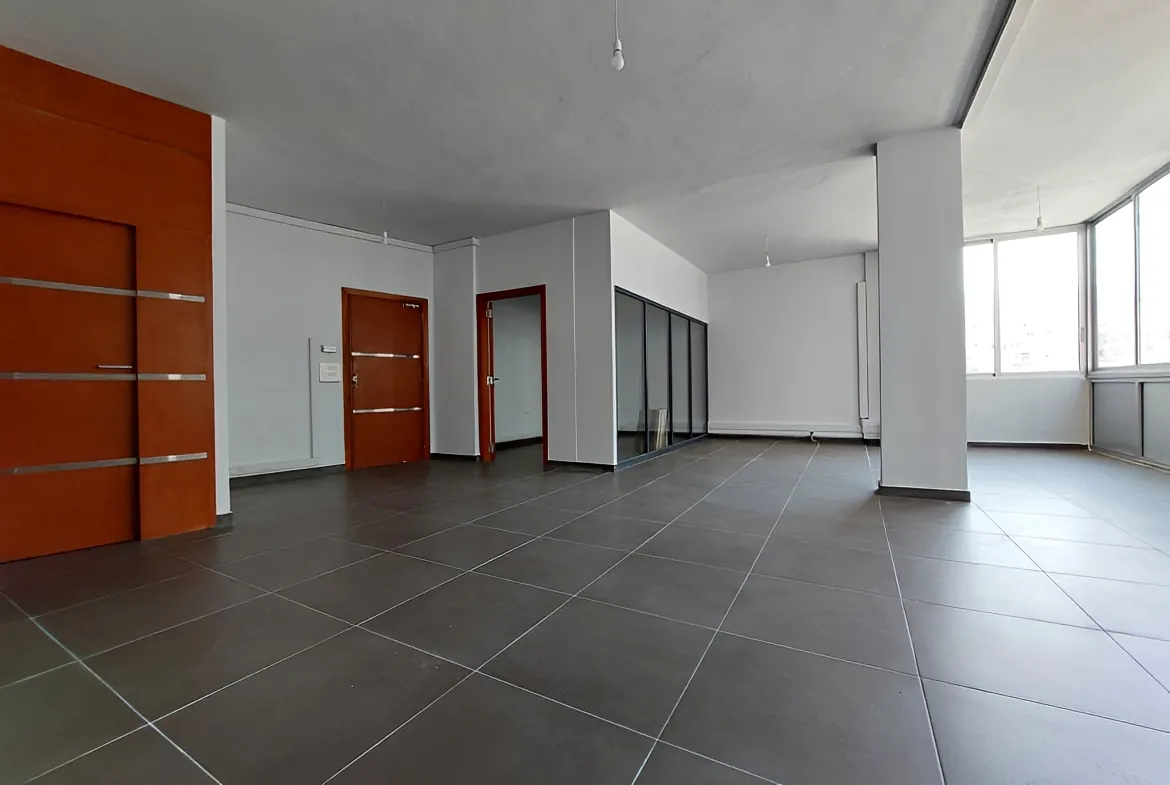 Office for Sale in Zalqa
