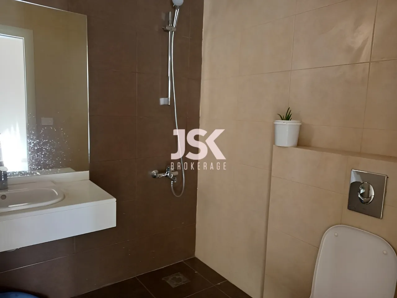 Apartment for Sale in Haret Sakher