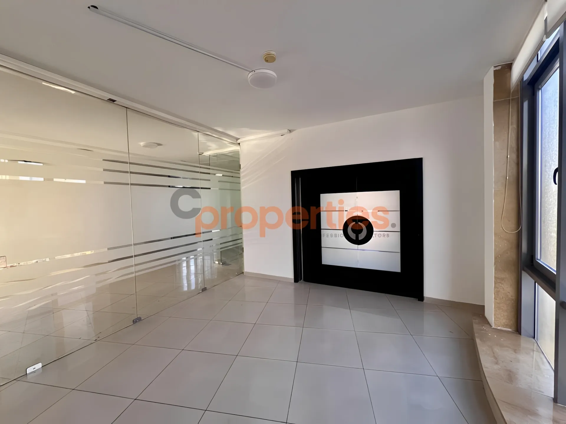 Office for rent in Dekwaneh
