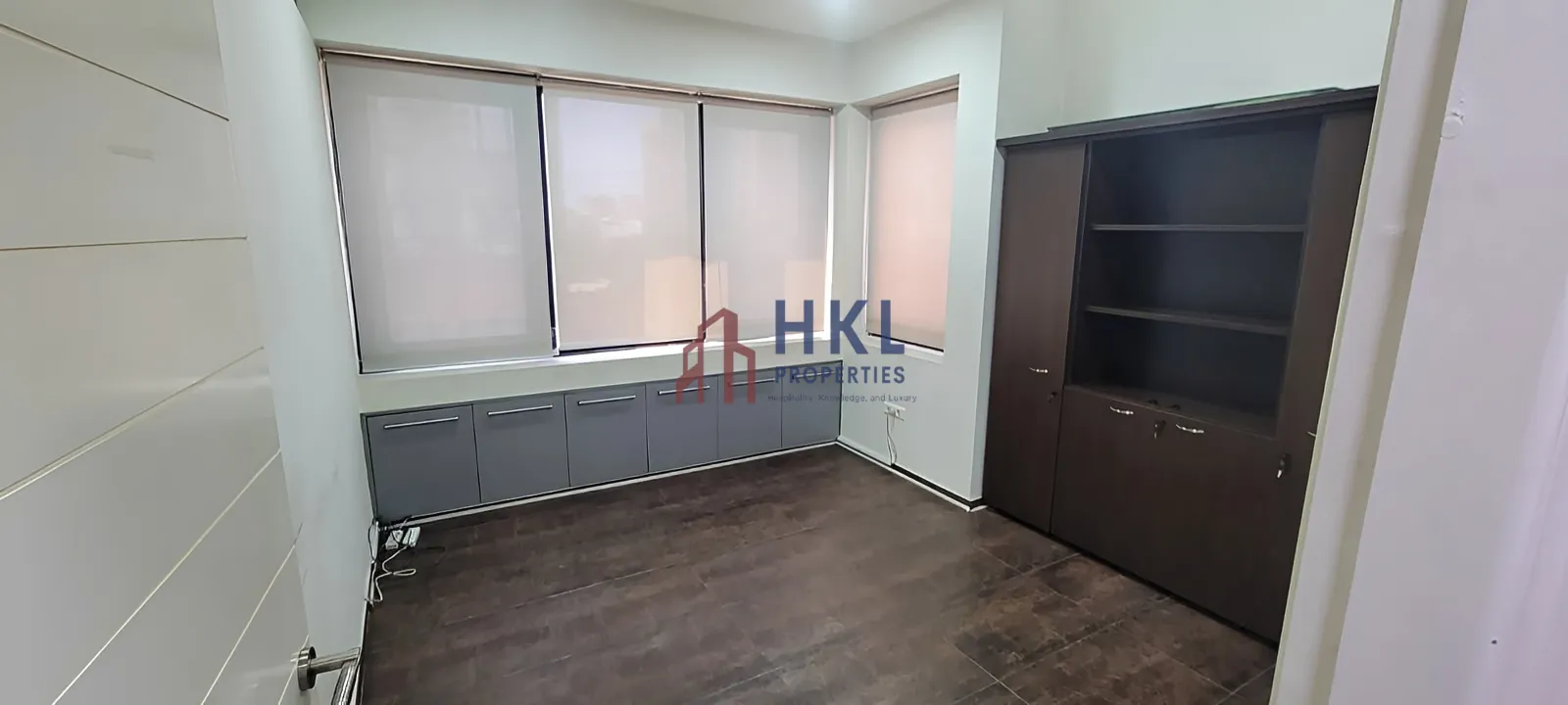 Office for rent in Sin El Fil